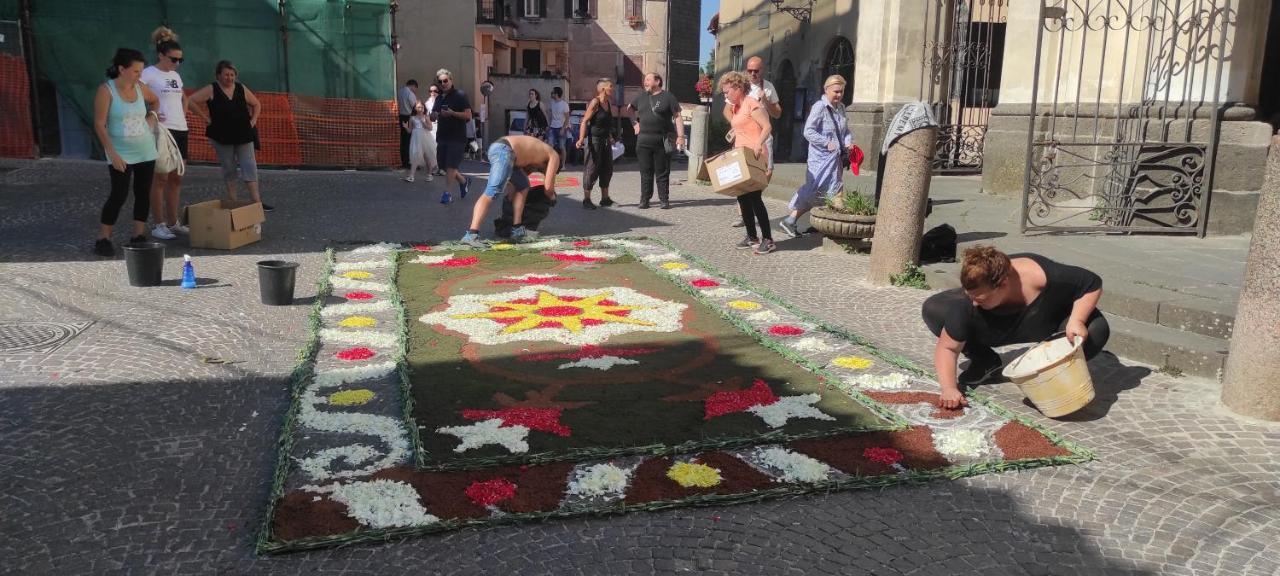 Piazza Duomo Casa Vacanze Sutri Buitenkant foto