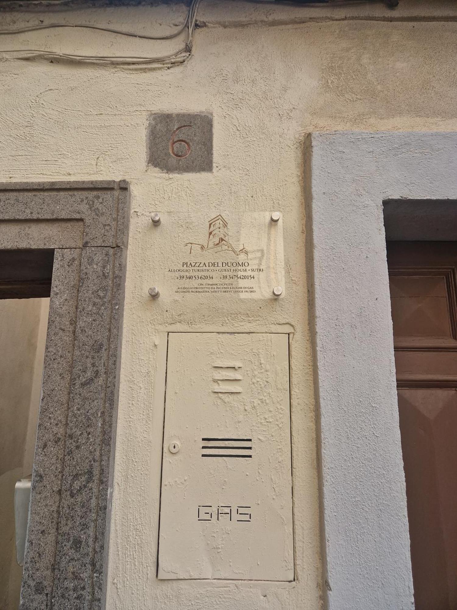 Piazza Duomo Casa Vacanze Sutri Buitenkant foto